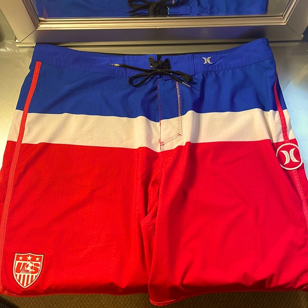 Men’s Hurley Ted Phantom Board Shorts size 36 Pocket Poly Surf Beach US Soccer